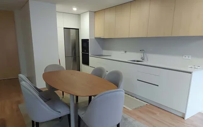 Apartamento moderno y luminoso en {area}