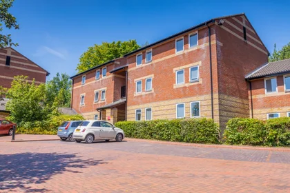 Entire apartment in residence at Elvetham Rd, Birmingham B15 2NL, United Kingdom , image 30 of 40