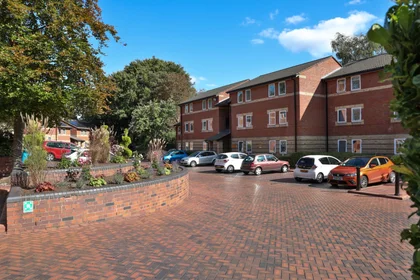 Entire apartment in residence at Elvetham Rd, Birmingham B15 2NL, United Kingdom , image 40 of 40