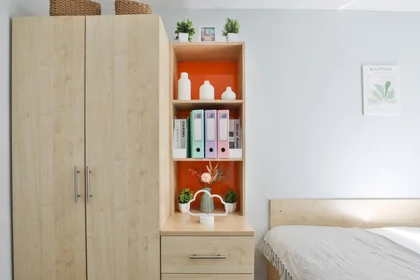 Entire apartment in residence at Elvetham Rd, Birmingham B15 2NL, United Kingdom , image 5 of 40