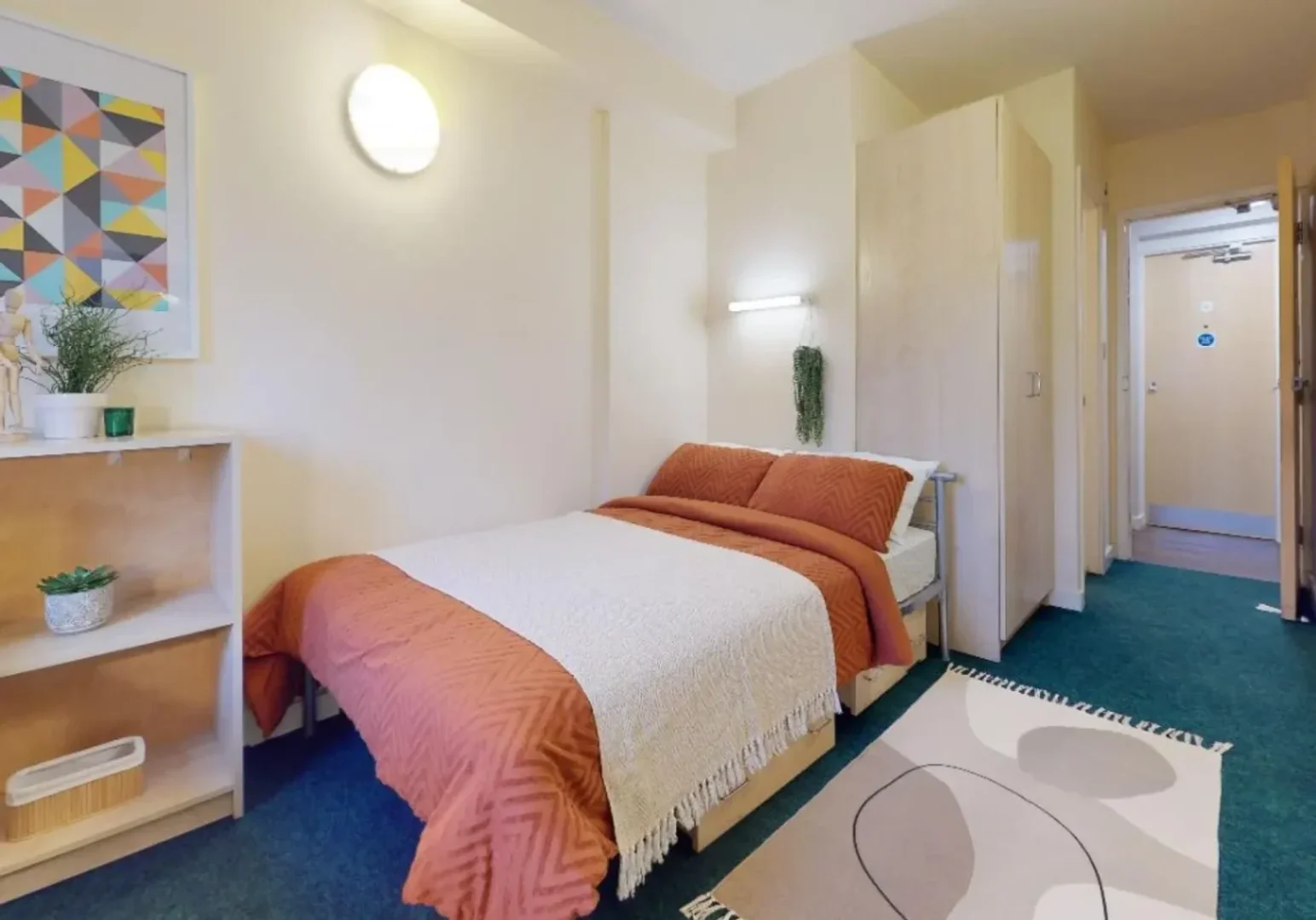 Budget-friendly student room close to campus in 