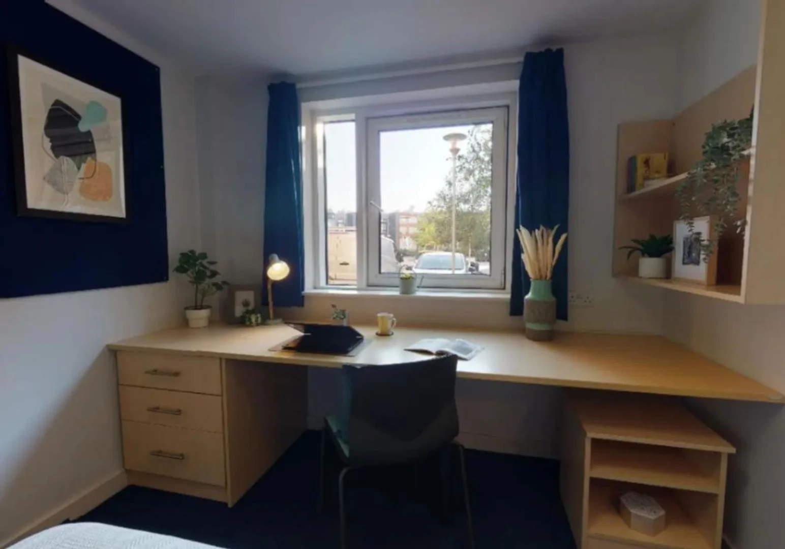 Helles und luftiges Studentenzimmer mit einfachem Zugang zur Universität in 
