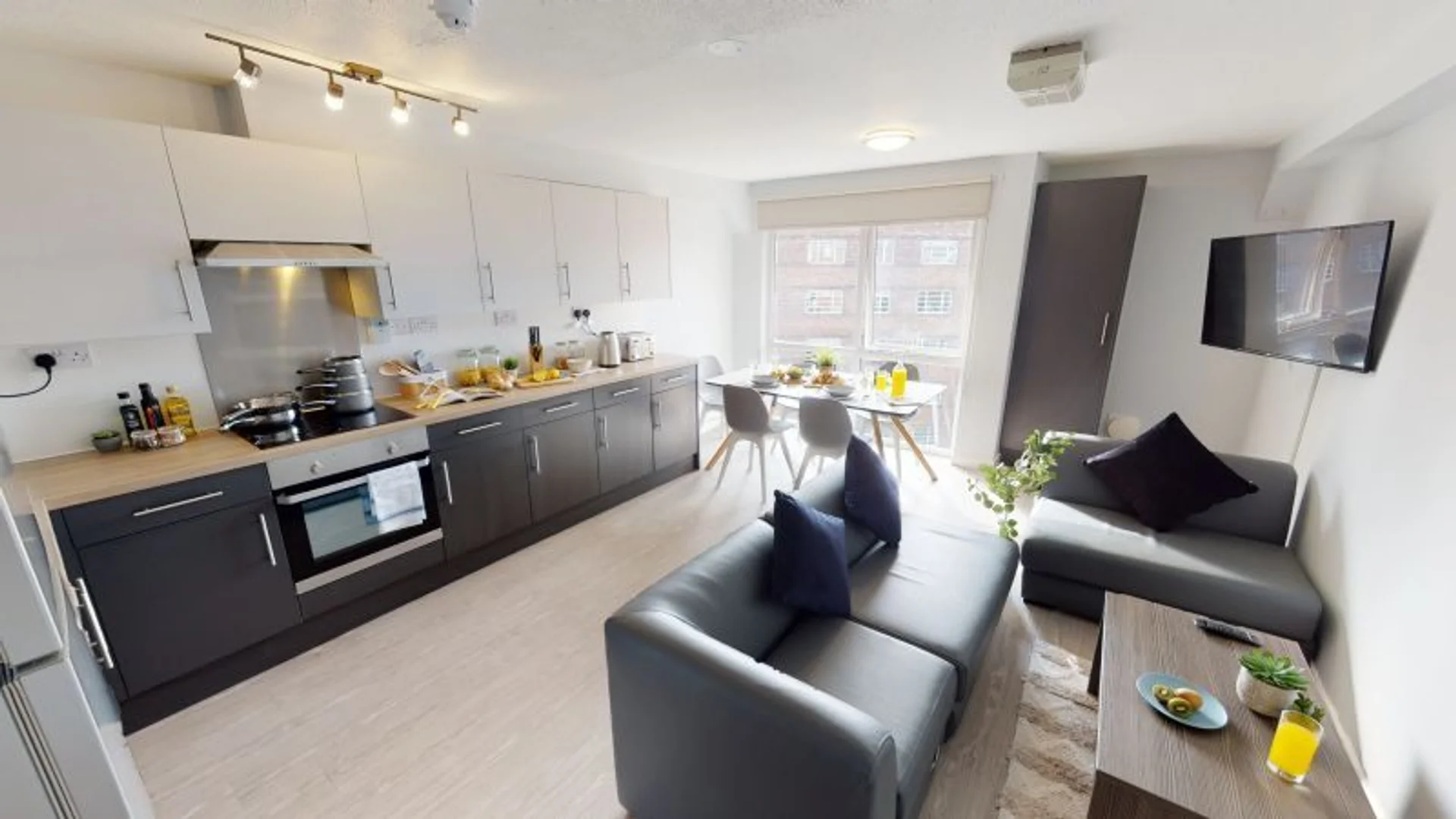 Bright and airy student room with easy university access in
