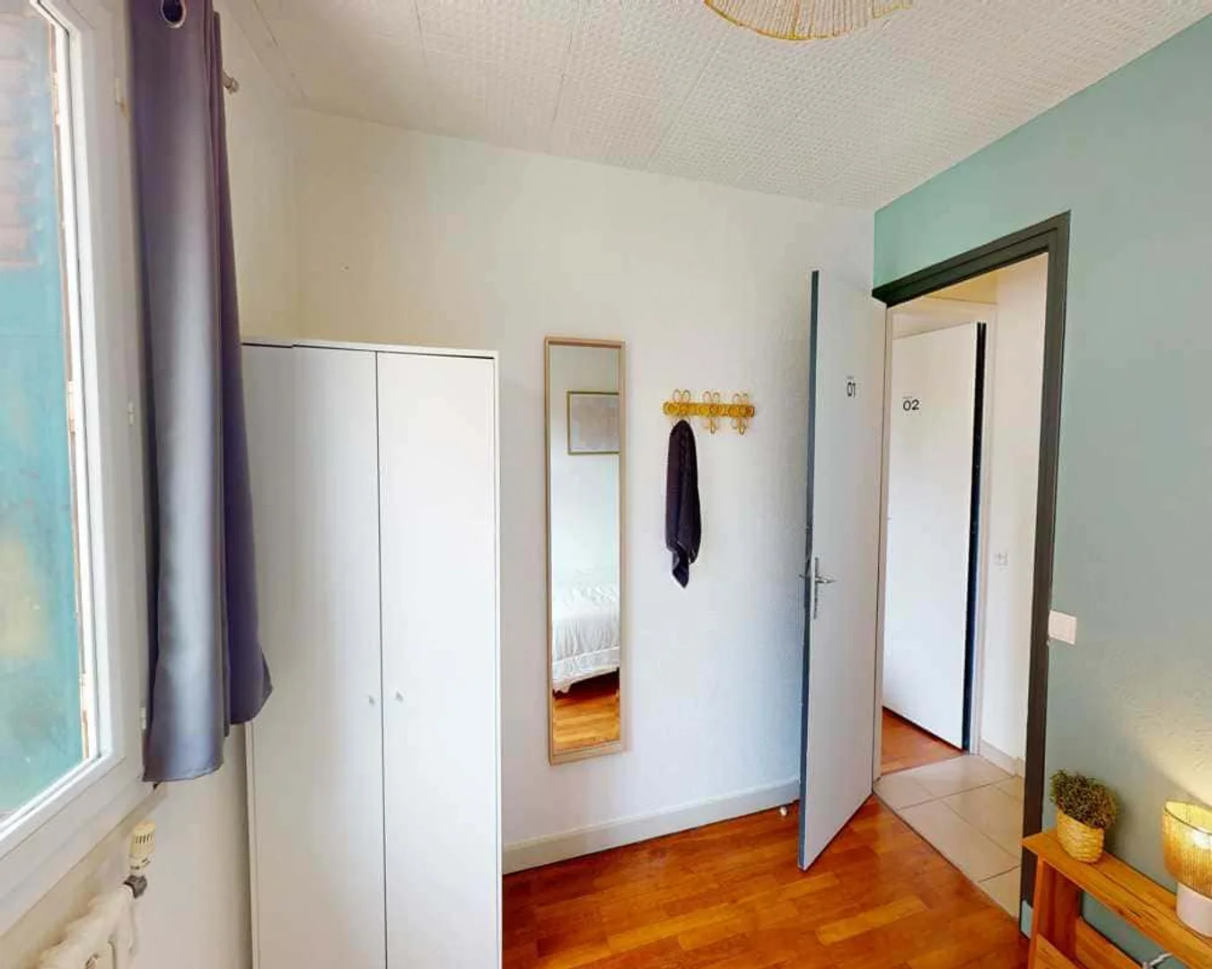 Economical student room with convenient location in