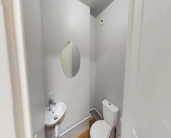 Privatzimmer in der 9 Pl. du 19 Mars 1962, 92130 Issy-les-Moulineaux, France, bild 5 von 13