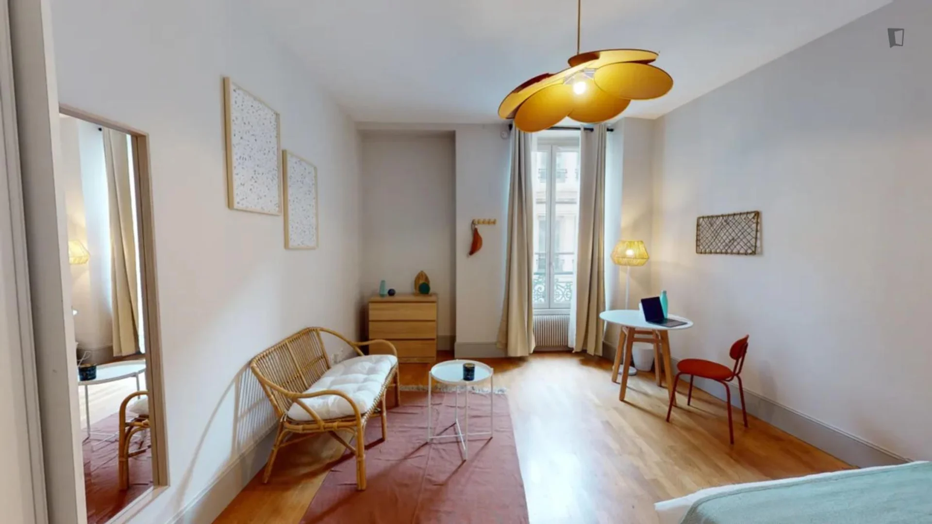 Quarto amigo do estudante em  com comodidades modernas
