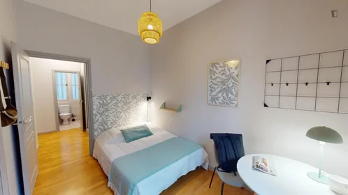Quarto privado em Rue du Président Édouard Herriot, imagem 4 de 16