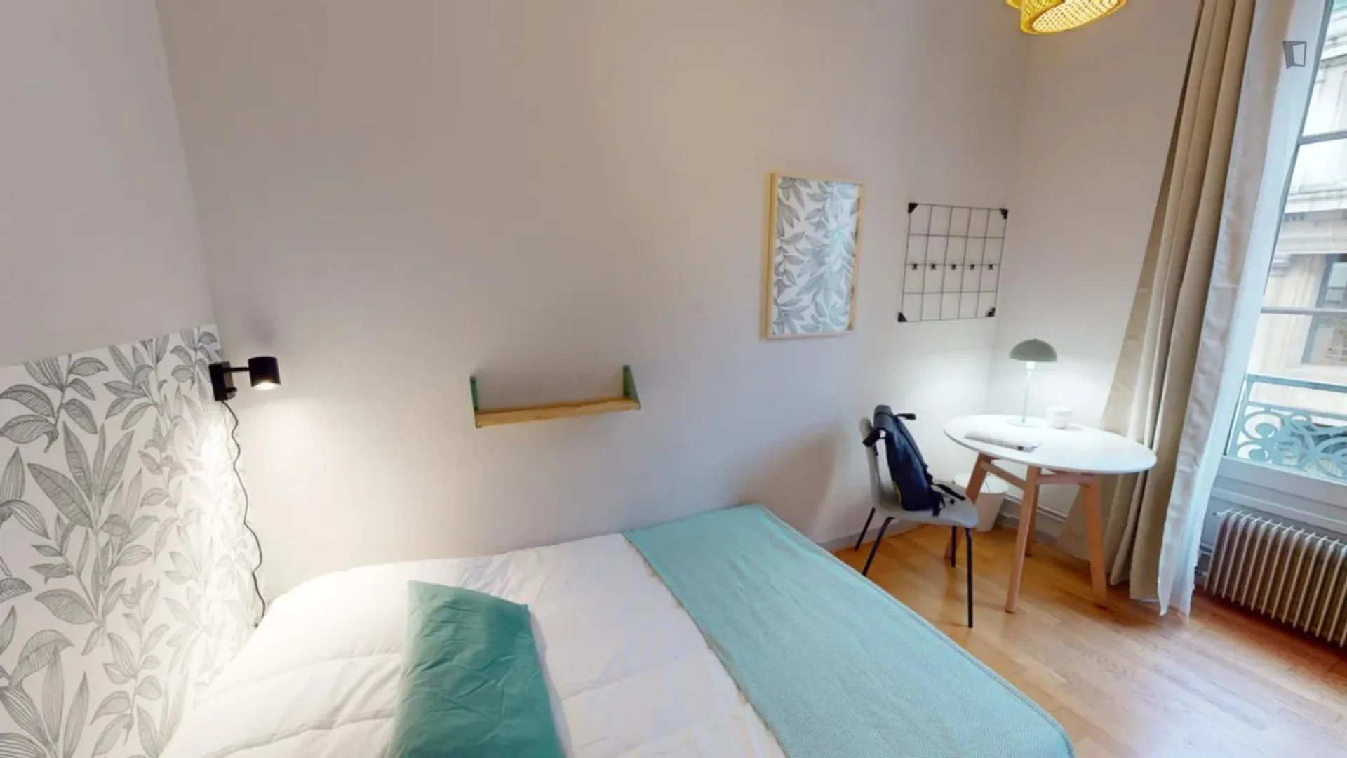 Quarto acolhedor para estudantes disponível em 