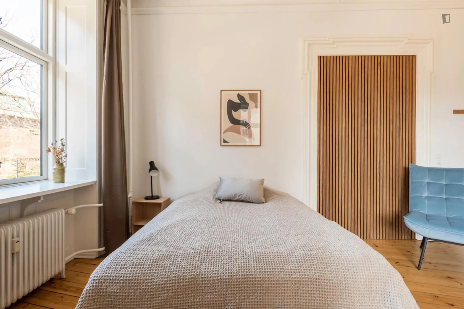 Funktionelles Studentenzimmer perfekt zum Studieren in 