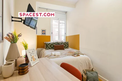 Private room at Carrer de Buenos Aires, 15, L'Eixample, 08029 Barcelona, Spagna, image 1 of 17