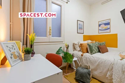 Private room at Carrer de Buenos Aires, 15, L'Eixample, 08029 Barcelona, Spagna, image 1 of 15