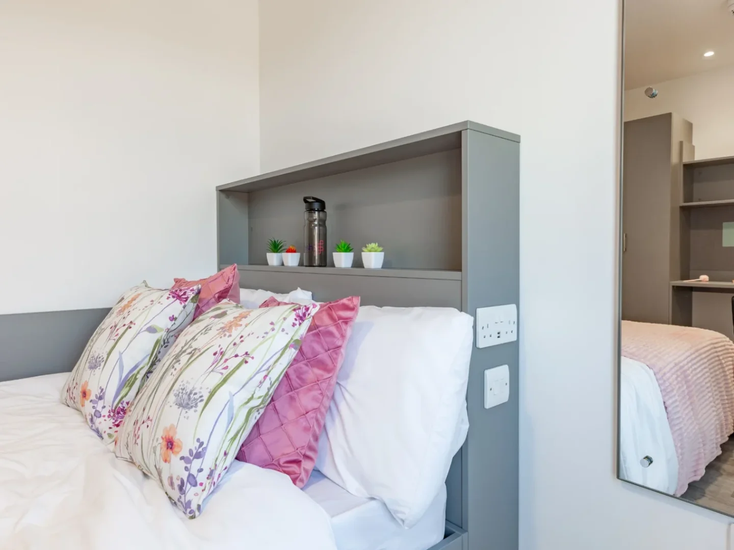 Budget-friendly student room close to campus in 