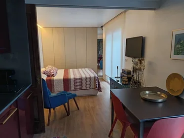 Entire apartment at Rua Engenheiro António Porto Soares Franco 2A, image 1 of 7