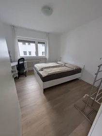 Privatzimmer in der Buchrainstraße, Frankfurt-Süd, bild 1 von 10
