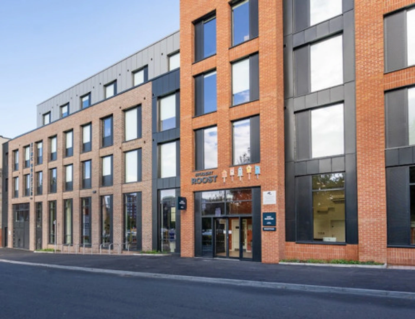 Budget-friendly student room close to campus in 