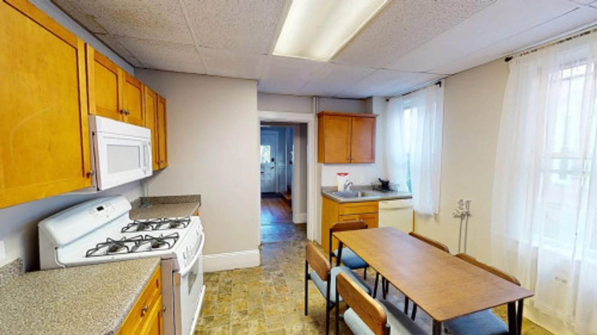 Habitación en apartamento estudiantil en alquiler en , completamente amueblado
