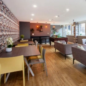 Habitación privada en Keele House Newcastle under Lyme ST5 1LD, imagen 1 de 10