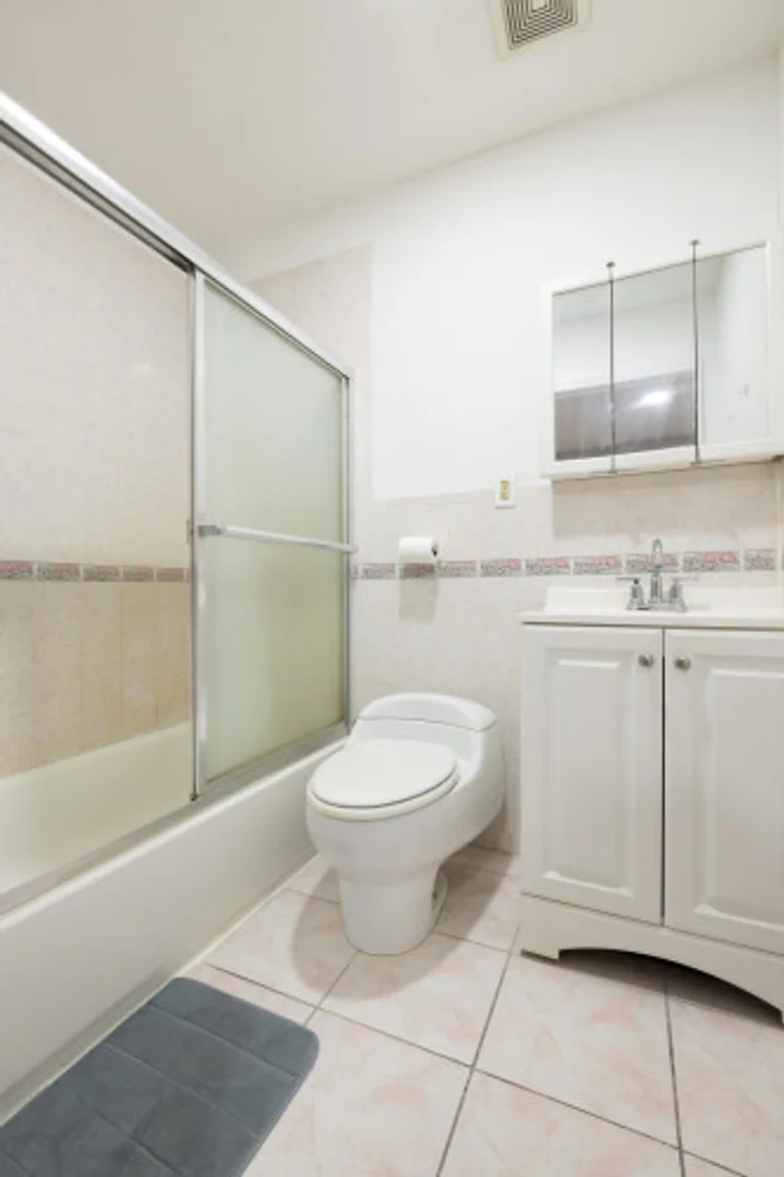 Habitación para estudiantes en  con modernas comodidades