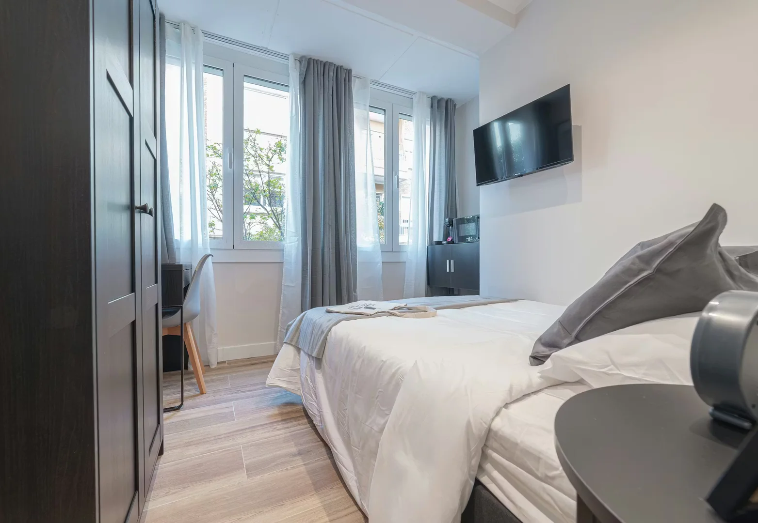 Economical student room with convenient location in 
