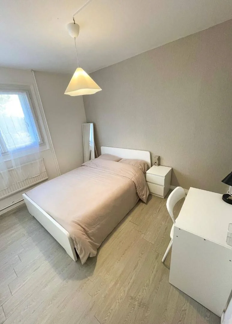 Quarto amigo do estudante em  com comodidades modernas