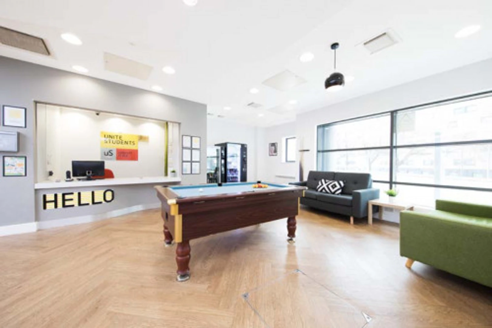 位于的学生友好型房间，设施现代