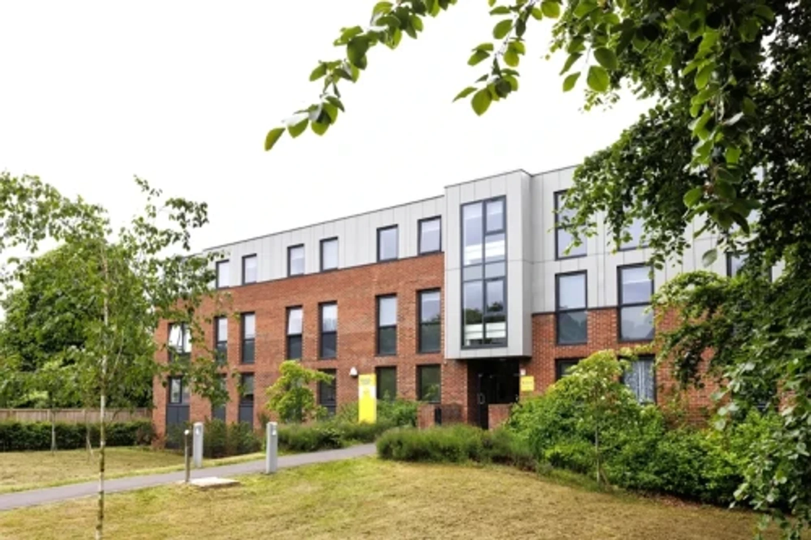 Room for rent in student apartment in , fully furnished