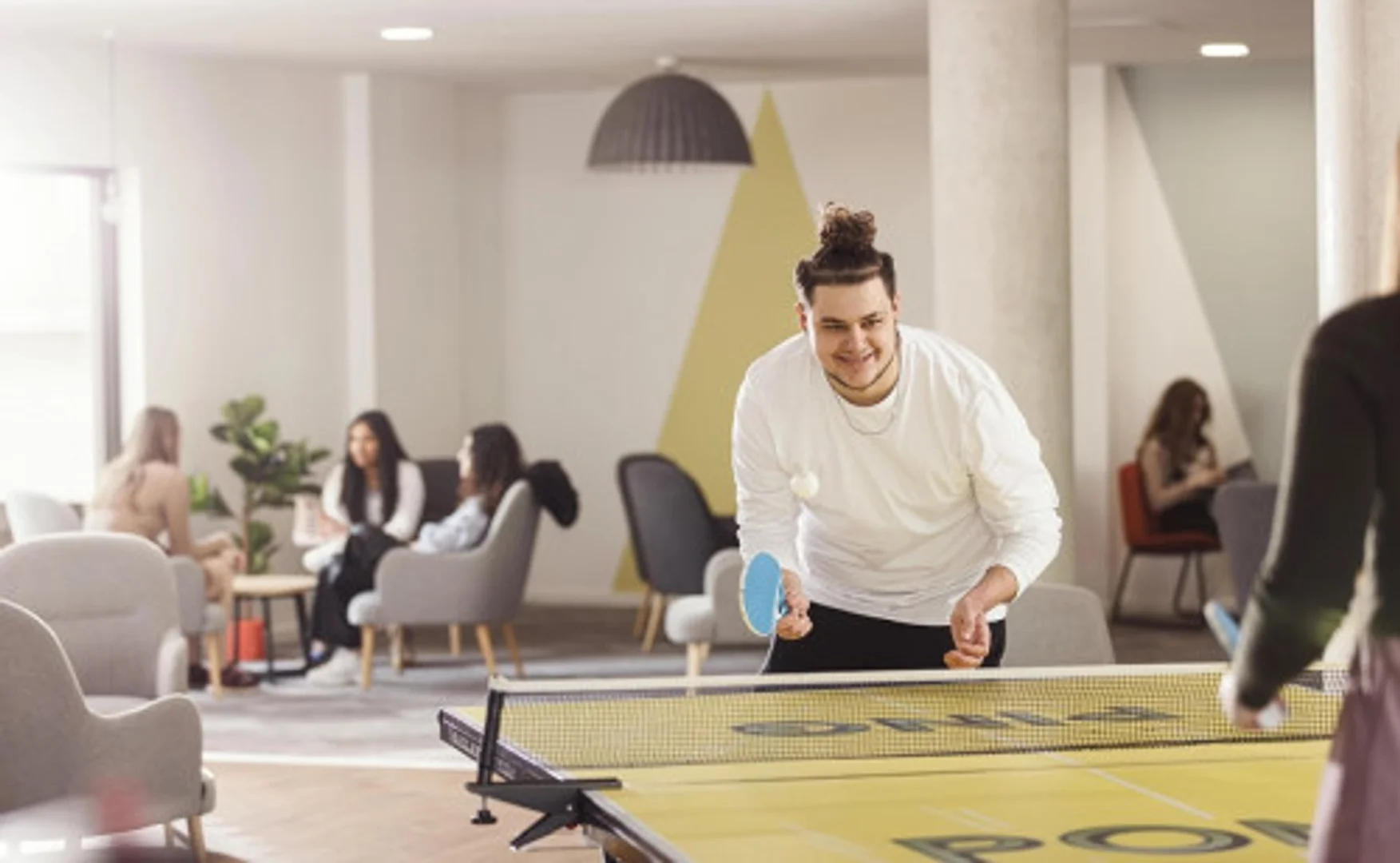 Habitación para estudiantes en  con área de estudio y facilidades compartidas