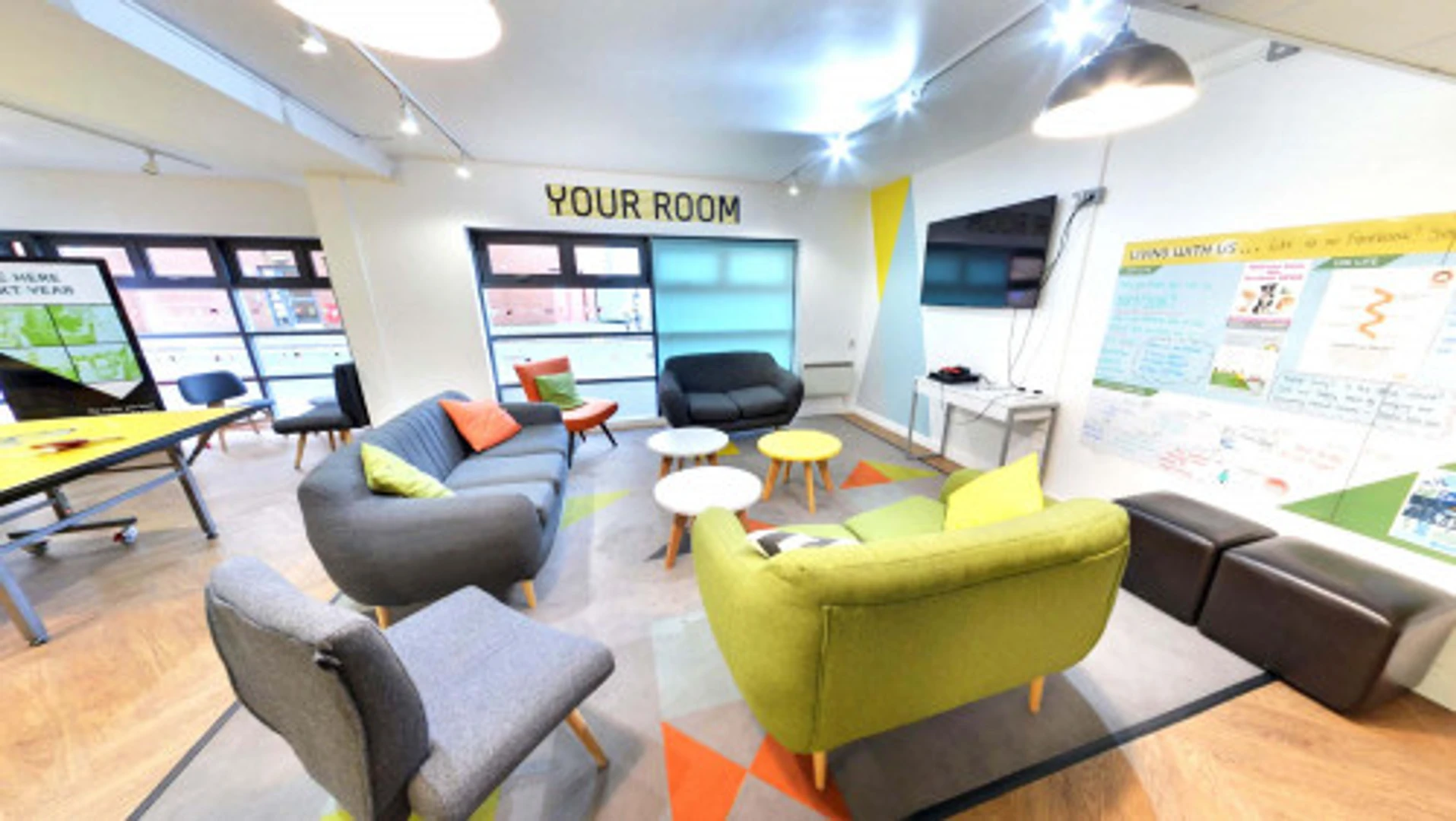 学生公寓房间出租，家具齐全