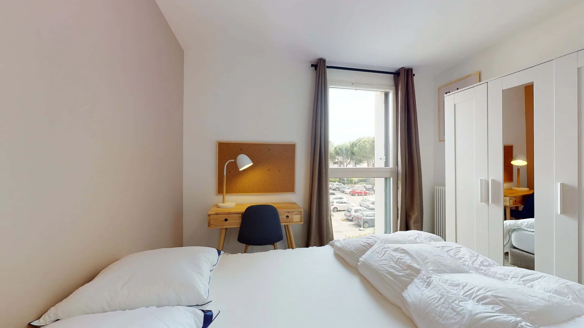 Habitación en apartamento estudiantil en alquiler en , completamente amueblado