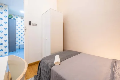 Quarto privado em Av. de Aguilera, 18, 1ºb 1, 03006 Alicante (Alacant), Alicante, Spain, imagem 5 de 19
