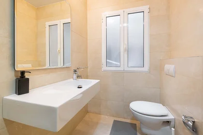 Quarto privado em Av. de Aguilera, 18, 1ºb 1, 03006 Alicante (Alacant), Alicante, Spain, imagem 17 de 21