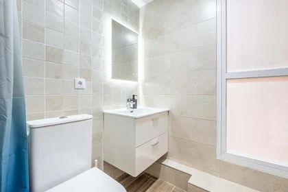 Quarto privado em Av. de Aguilera, 18, 1ºb 1, 03006 Alicante (Alacant), Alicante, Spain, imagem 5 de 21
