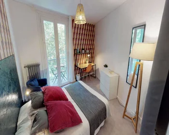 Private room at allée de Barcelone, image 1 of 10