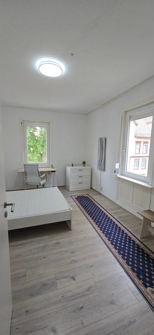 Chambre d'étudiant confortable et spacieuse dans 