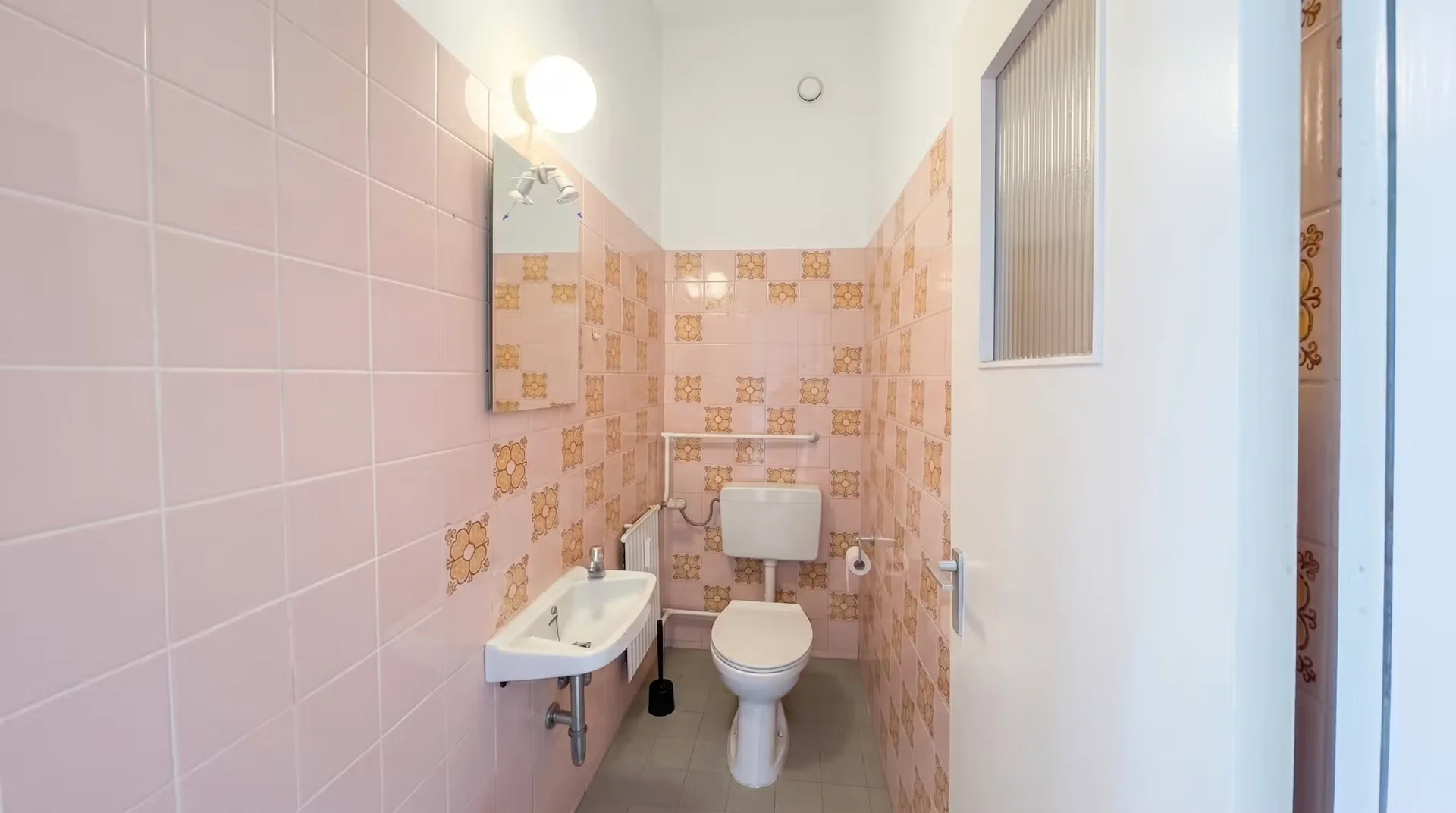 Chambre d'étudiant économique avec emplacement pratique dans 