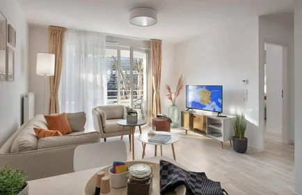 Chambre à louer avec lit double {area}