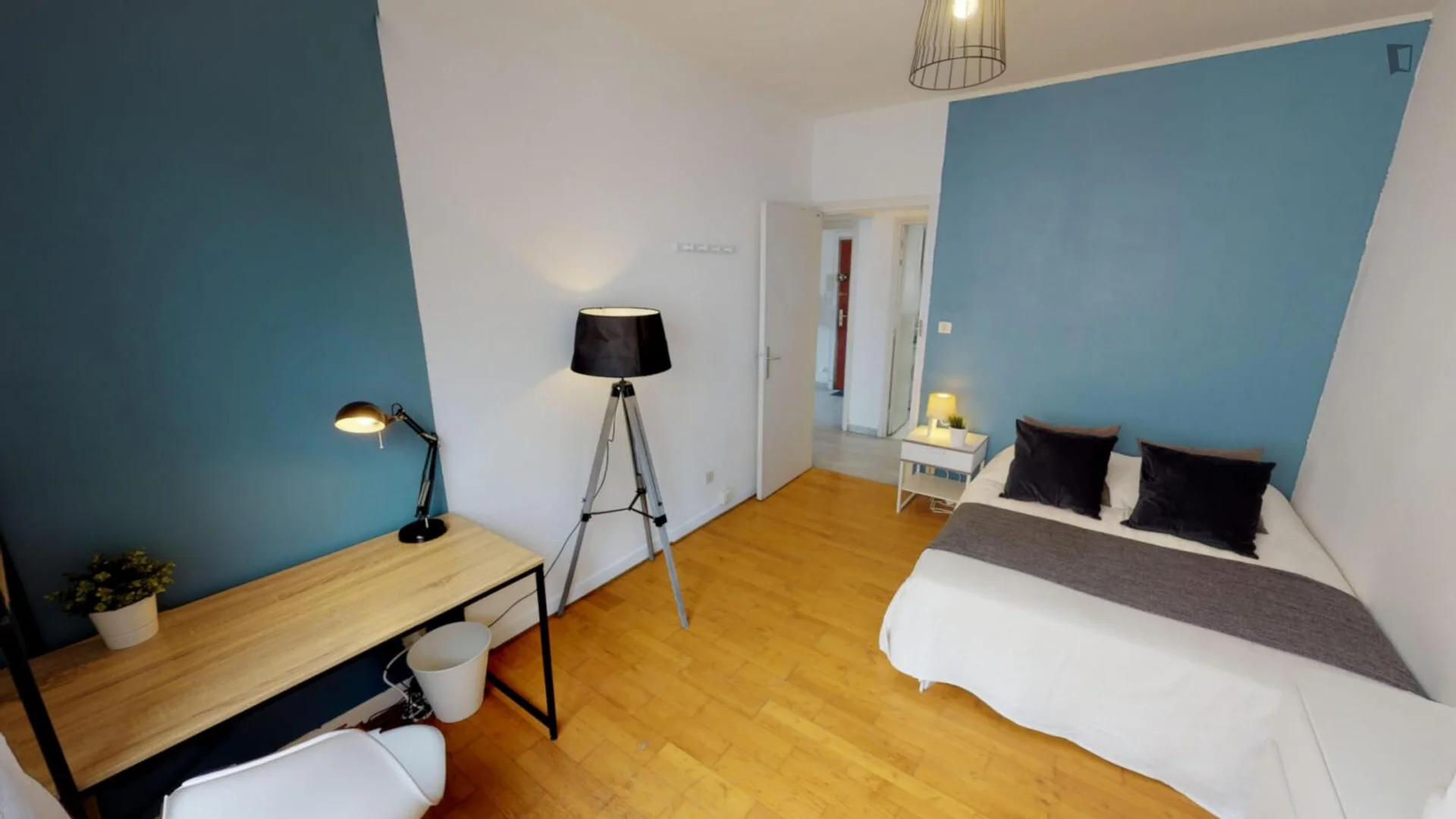 Chambre d'étudiant économique avec emplacement pratique dans 