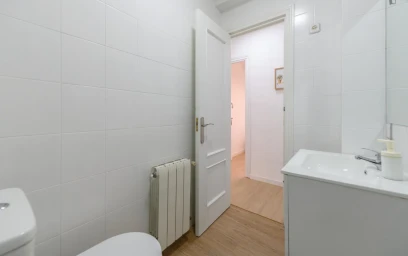 Prywatny pokój Calle Jacinto Benavente, obraz 11 20