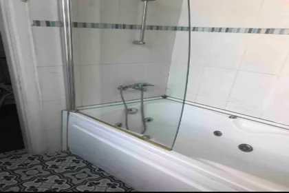 Dairenin tamamı konumu Sururi Mehmet Efendi Mahallesi,  Aynali Cesme Caddesi, Emin Cami Sokak, Deniz Apt, No:29, Beyoglu, 27 30 görüntüsü