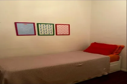 Dairenin tamamı konumu Sururi Mehmet Efendi Mahallesi,  Aynali Cesme Caddesi, Emin Cami Sokak, Deniz Apt, No:29, Beyoglu, 29 30 görüntüsü