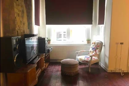 Dairenin tamamı konumu Sururi Mehmet Efendi Mahallesi,  Aynali Cesme Caddesi, Emin Cami Sokak, Deniz Apt, No:29, Beyoglu, 8 30 görüntüsü