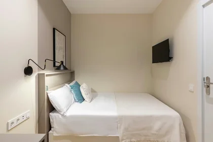 Private room at Carrer d'Amigó, Sant Gervasi-Galvany, image 1 of 10