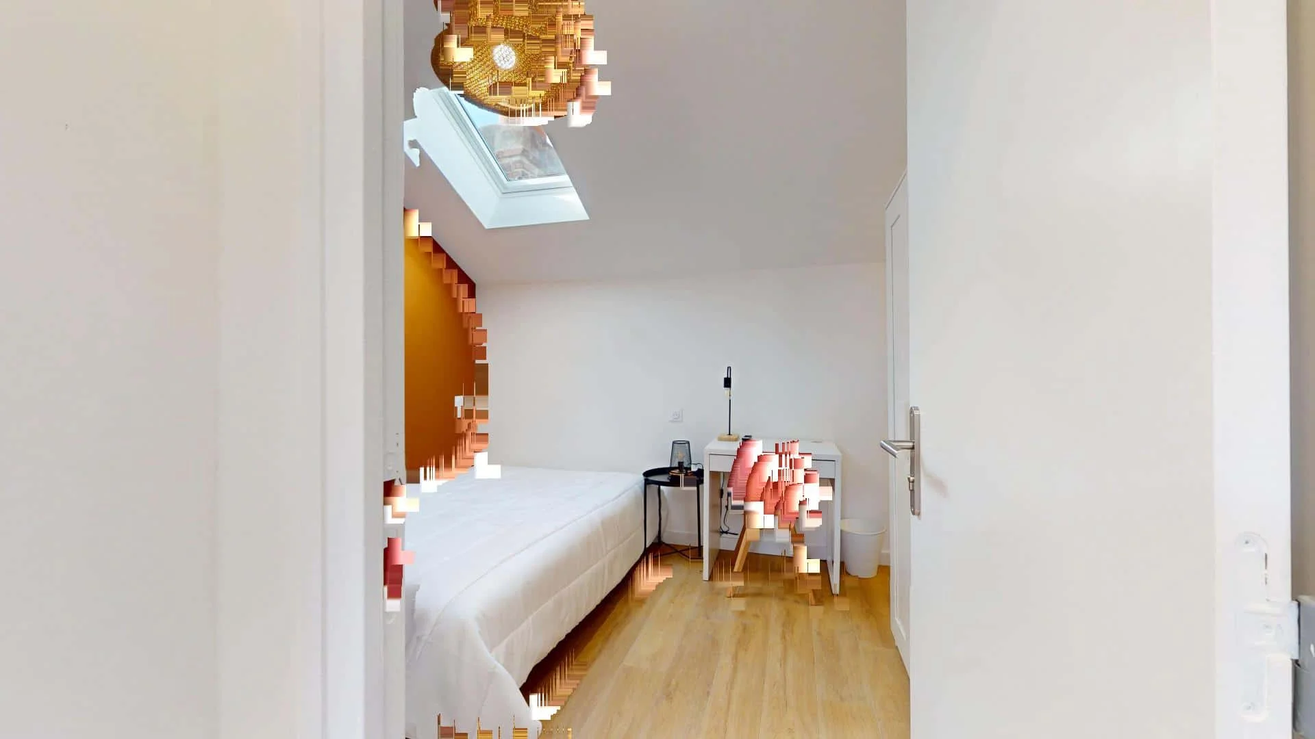 Affordable room for students with ample lighting in 