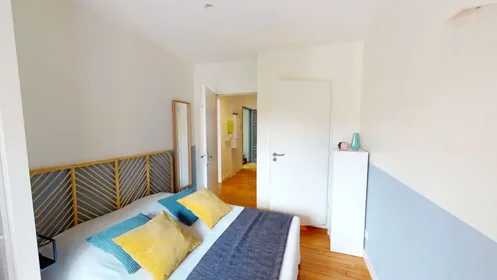 Chambre privée à Rue Bellegarde, image 1 de 10