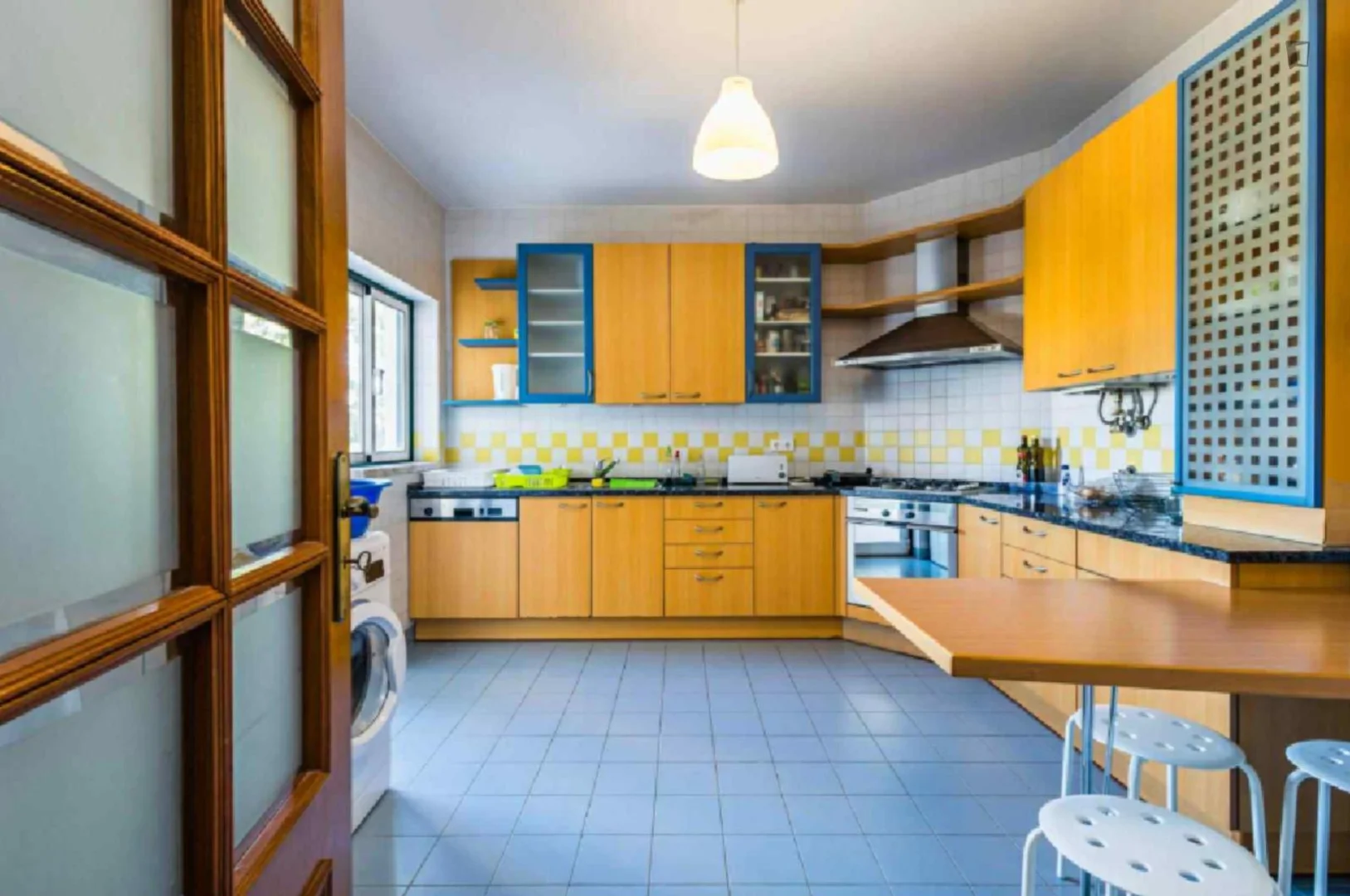 Quarto amigo do estudante em  com comodidades modernas