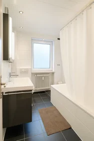 Private room at Milbertshofener Straße, Milbertshofen, image 5 of 10