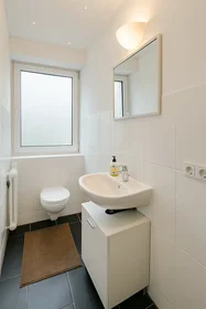 Private room at Milbertshofener Straße, Milbertshofen, image 7 of 10