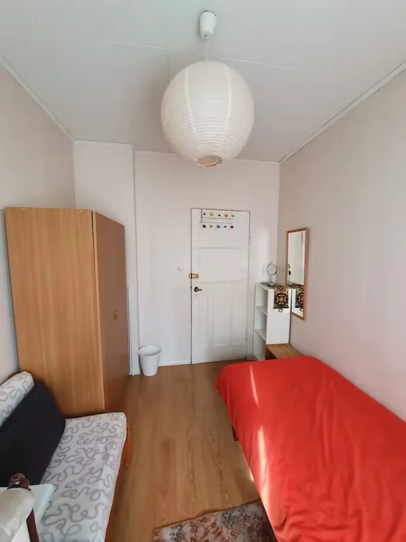 Habitación para estudiantes en  con área de estudio y facilidades compartidas