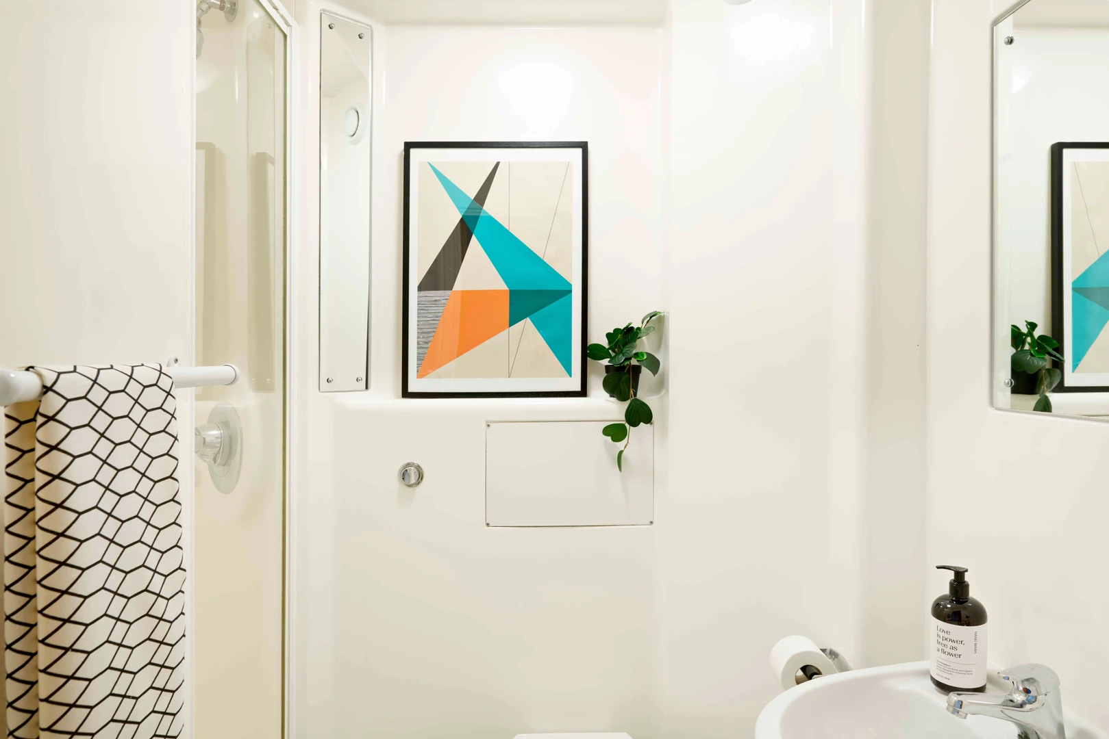 Budget-friendly student room close to campus in 