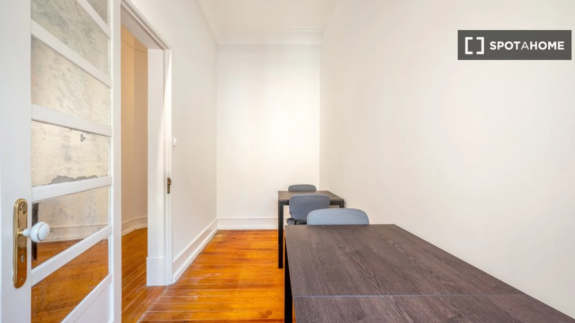 Chambre à louer dans un appartement d'étudiant à , entièrement meublée